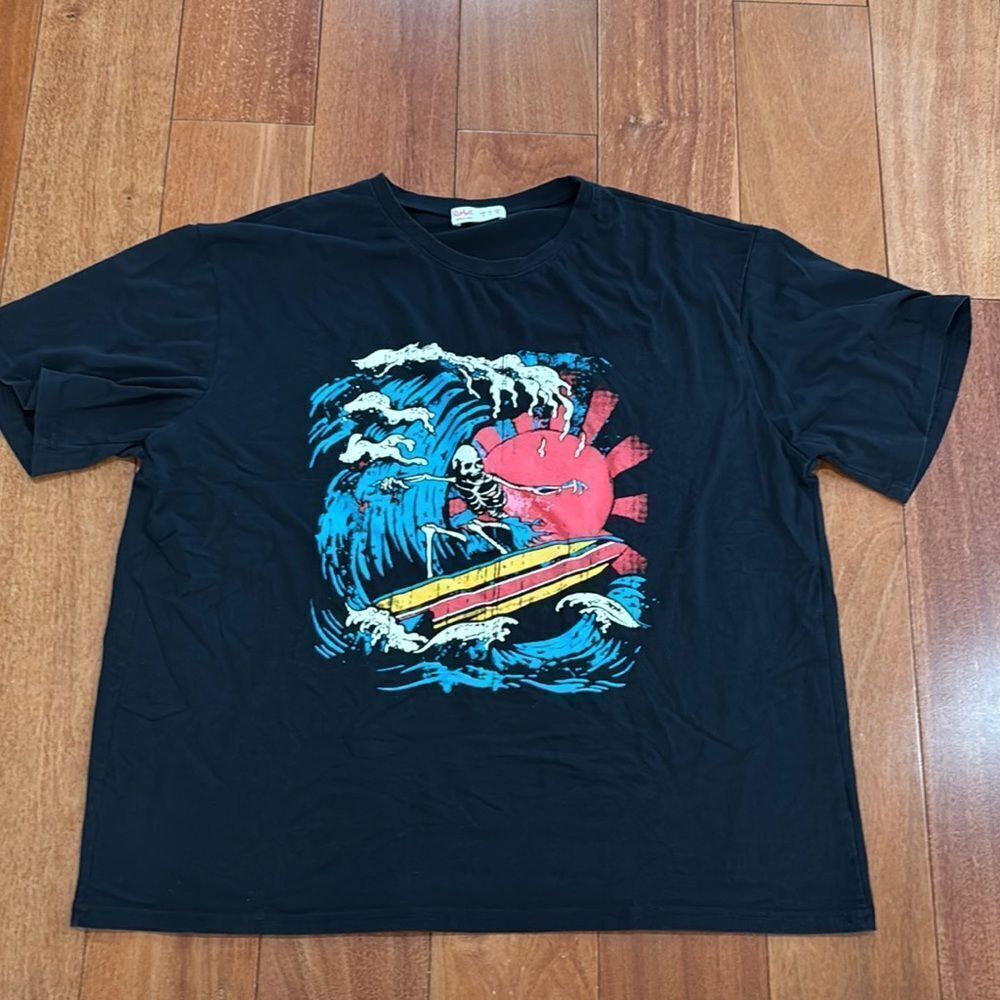 Romwe Graphic Tee Mens Black Surfing Skeleton Wave S